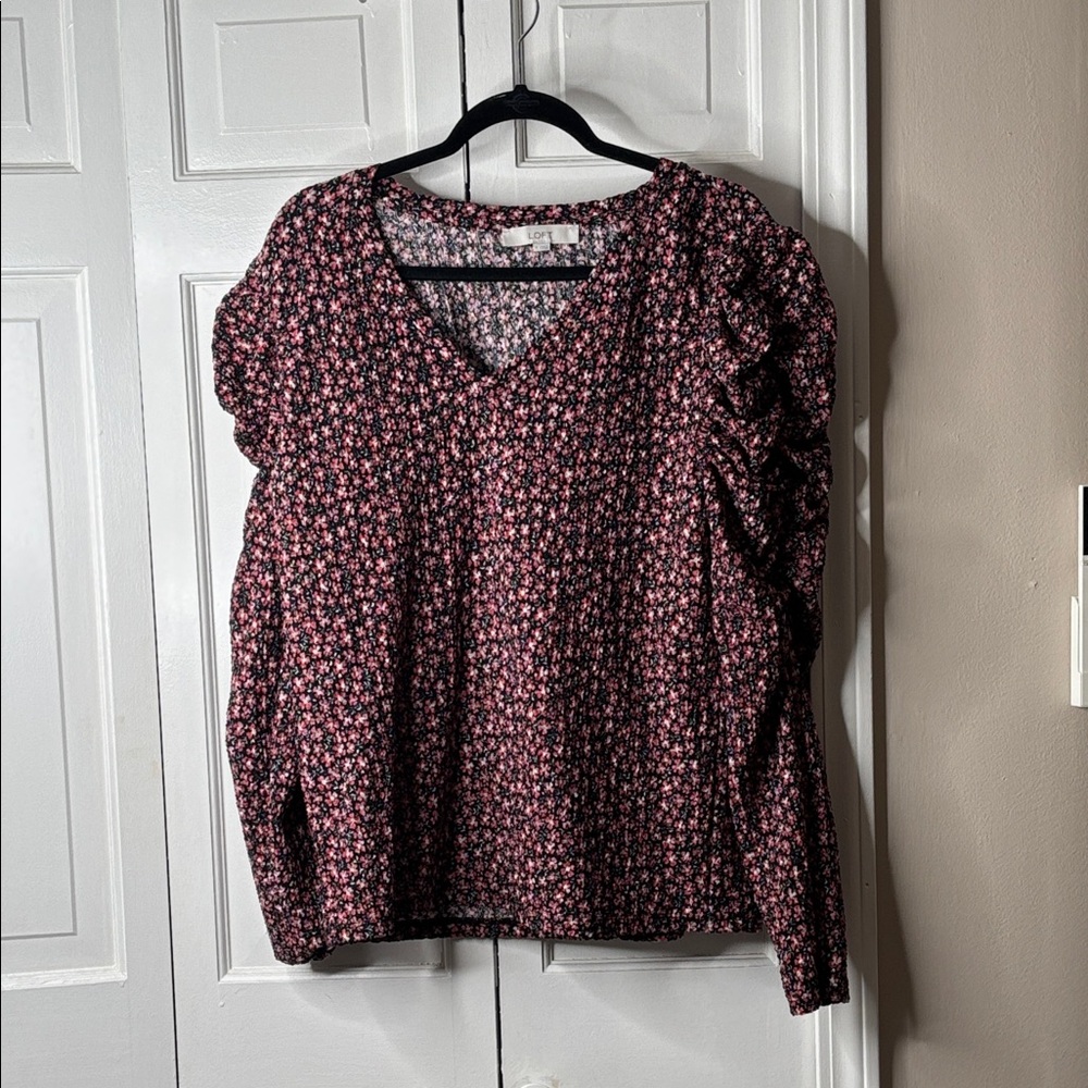 LOFT Pink and Black Floral V-Neck Long Sleeve Puff Top XL